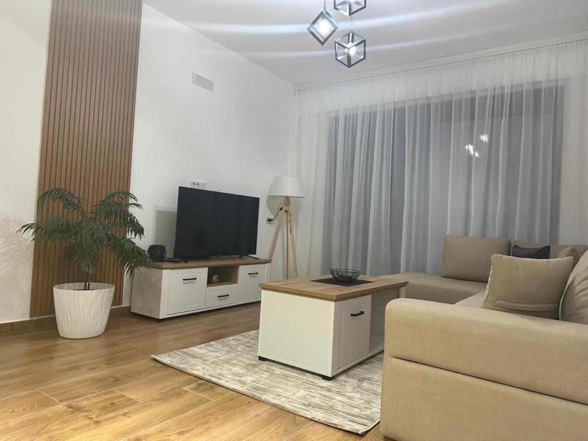 Nejra Apartment Улцин Екстериор снимка